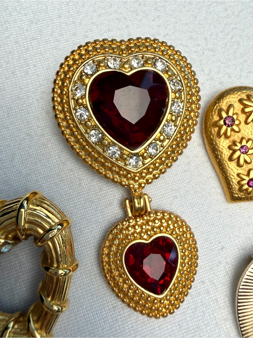 Vintage-Modern-Fashion 5-Brooch Bundle: Hearts, Sandor etc, GUC - Picture 3 of 13